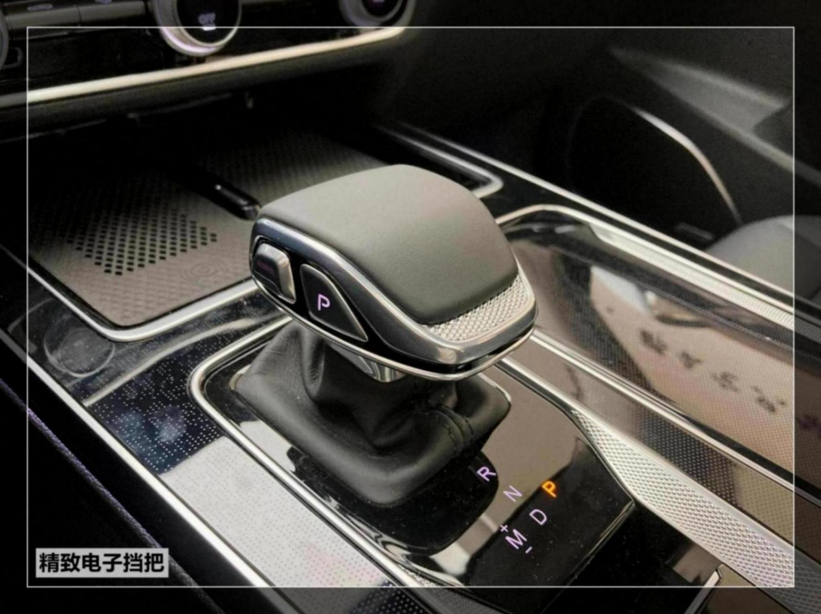 20万级的中型suv,动力不输合资车,体验红旗hs5